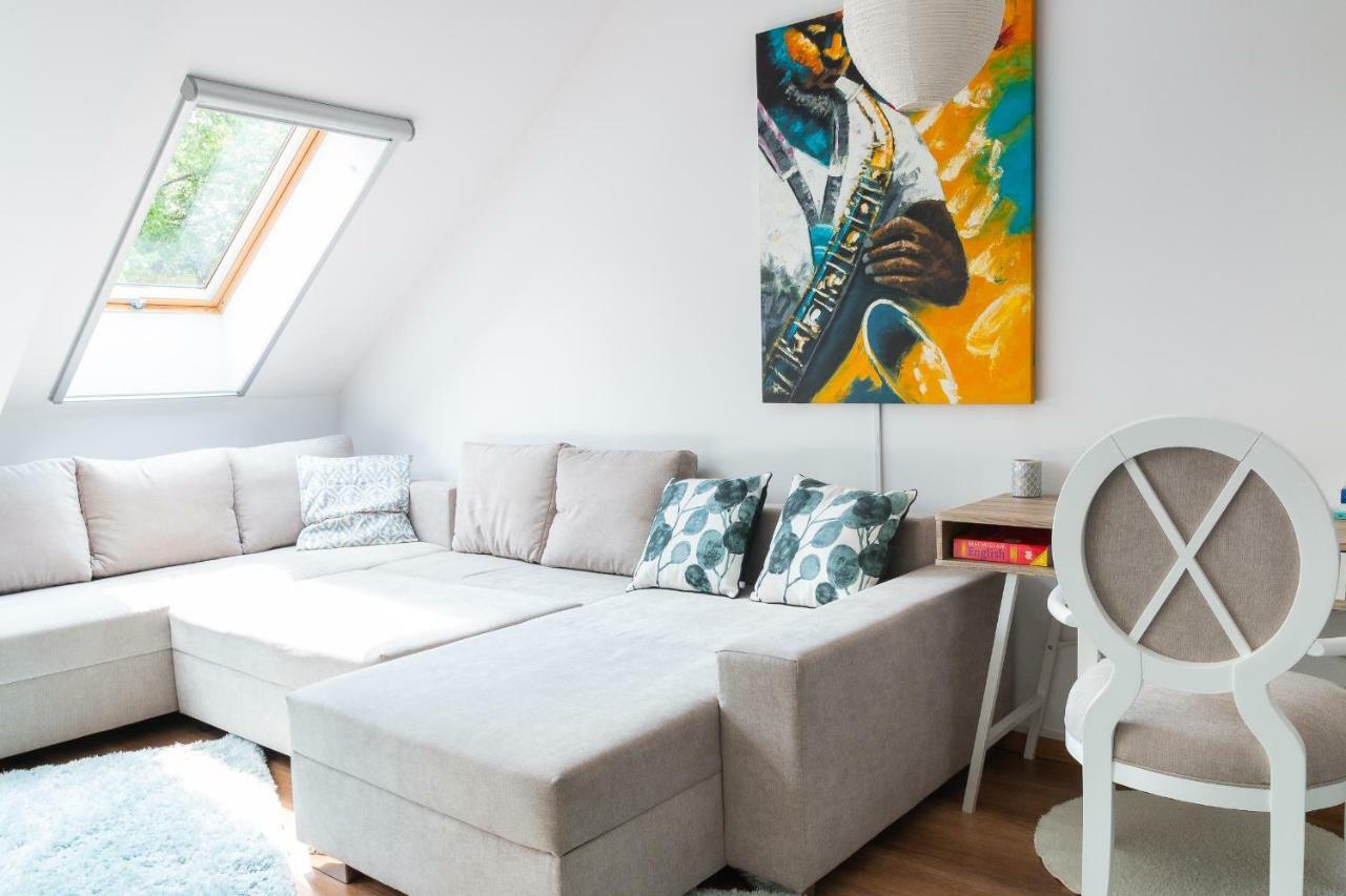 Cozy Flat In The Heart Of The City Oradea Exterior foto