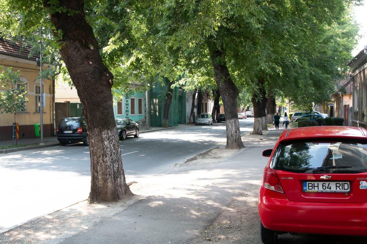Cozy Flat In The Heart Of The City Oradea Exterior foto