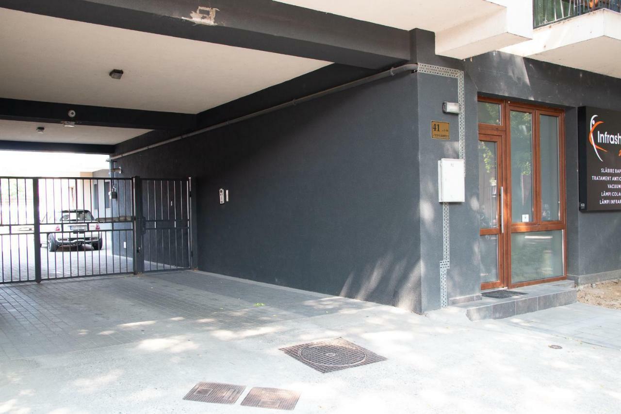Cozy Flat In The Heart Of The City Oradea Exterior foto